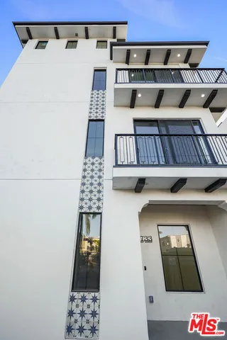 a view of washer and dryer