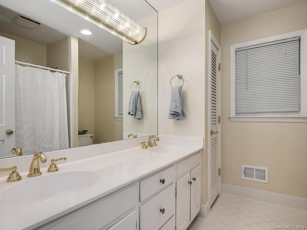 3418 Mill Pond Road Charlotte, NC 28226 - Photo 20 of 26 Gallery Image 20