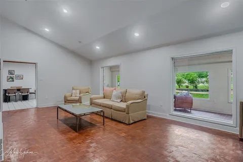 $750,000 | 5800 Jefferson Paige Road, Shreveport, LA 71119