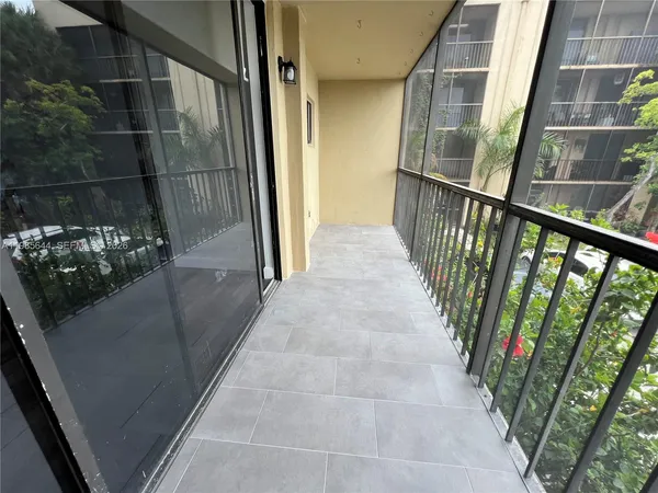 $3,330 | 8635 Northwest 8th Street, Unit 211, Miami, FL 33126