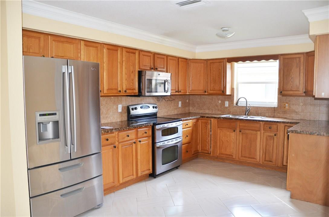 10575 Ermine Avenue Boca Raton, FL 33428 - Photo 7 of 21 Photo 7