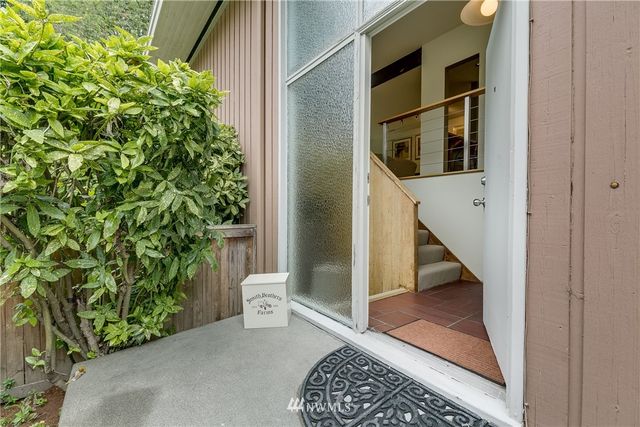 $817,500 | 3637 40th Avenue West, Seattle, WA 98199