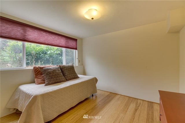 $817,500 | 3637 40th Avenue West, Seattle, WA 98199