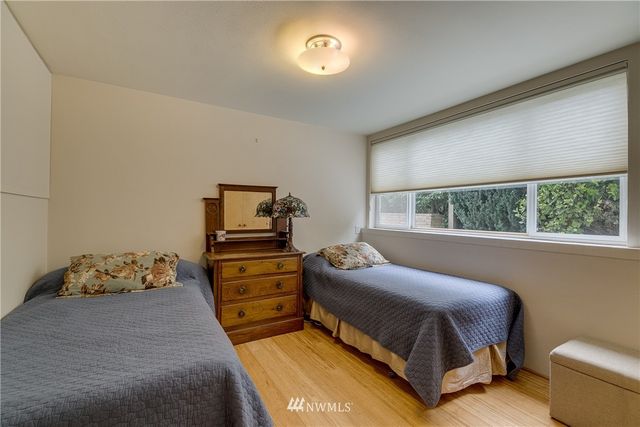 $817,500 | 3637 40th Avenue West, Seattle, WA 98199