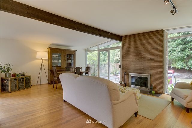 $817,500 | 3637 40th Avenue West, Seattle, WA 98199