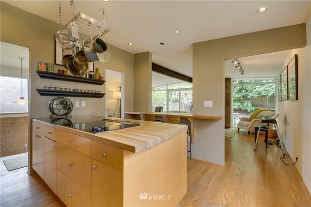 $817,500 | 3637 40th Avenue West, Seattle, WA 98199
