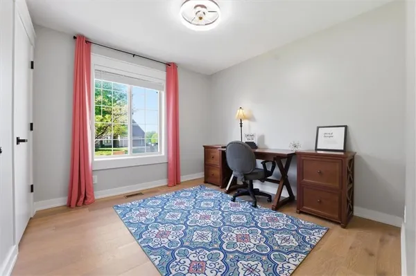 $549,900 | 910 Sherman Parkway, Belton, MO 64012