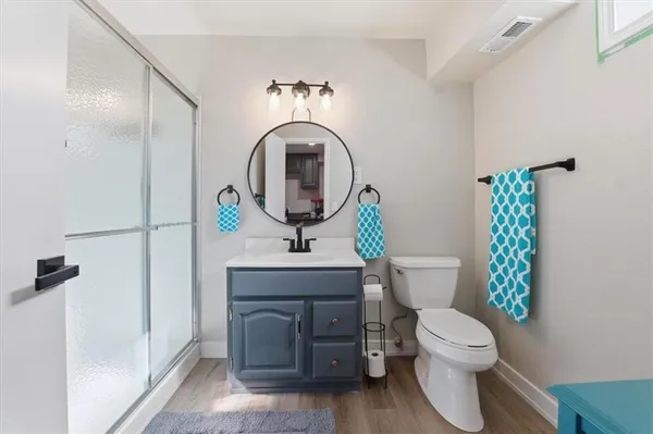 $549,900 | 910 Sherman Parkway, Belton, MO 64012