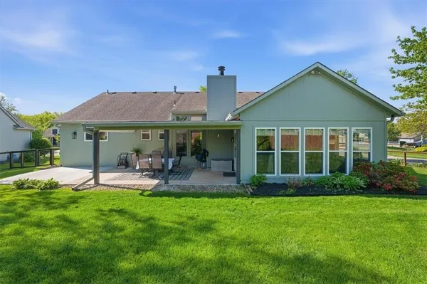 $549,900 | 910 Sherman Parkway, Belton, MO 64012