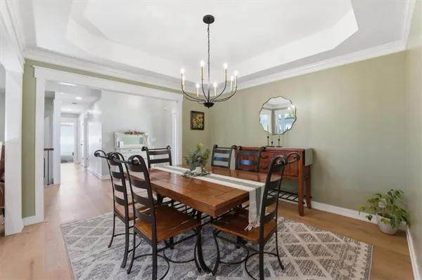 $549,900 | 910 Sherman Parkway, Belton, MO 64012