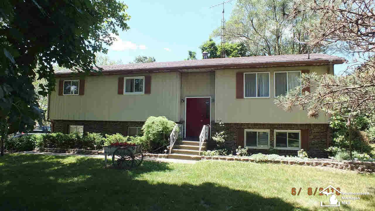 12181 Jackman Road Temperance, MI 48182 - Photo 1 of 16 21174690.JPG