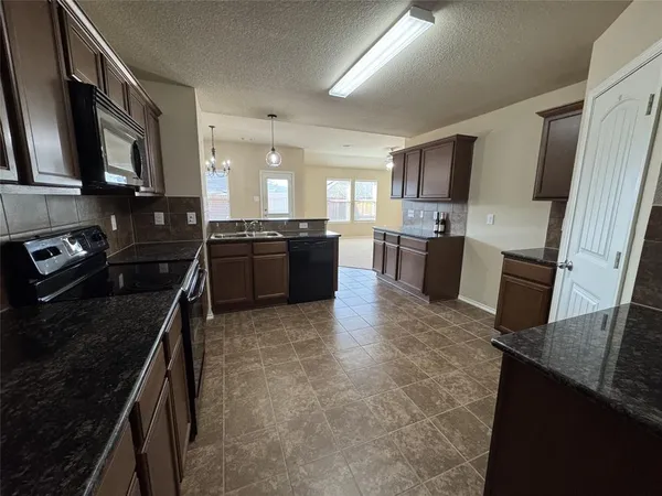 $2,000 | 1109 Roman Drive, Princeton, TX 75407