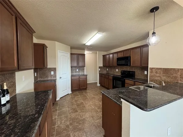 $2,000 | 1109 Roman Drive, Princeton, TX 75407