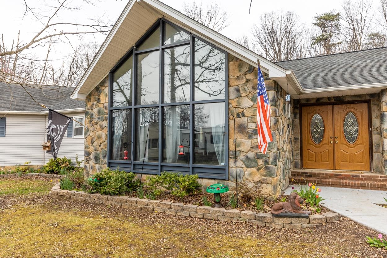 499 Verbena Road Shenandoah, VA 22849 - Photo 1 of 32 Gallery Image 1