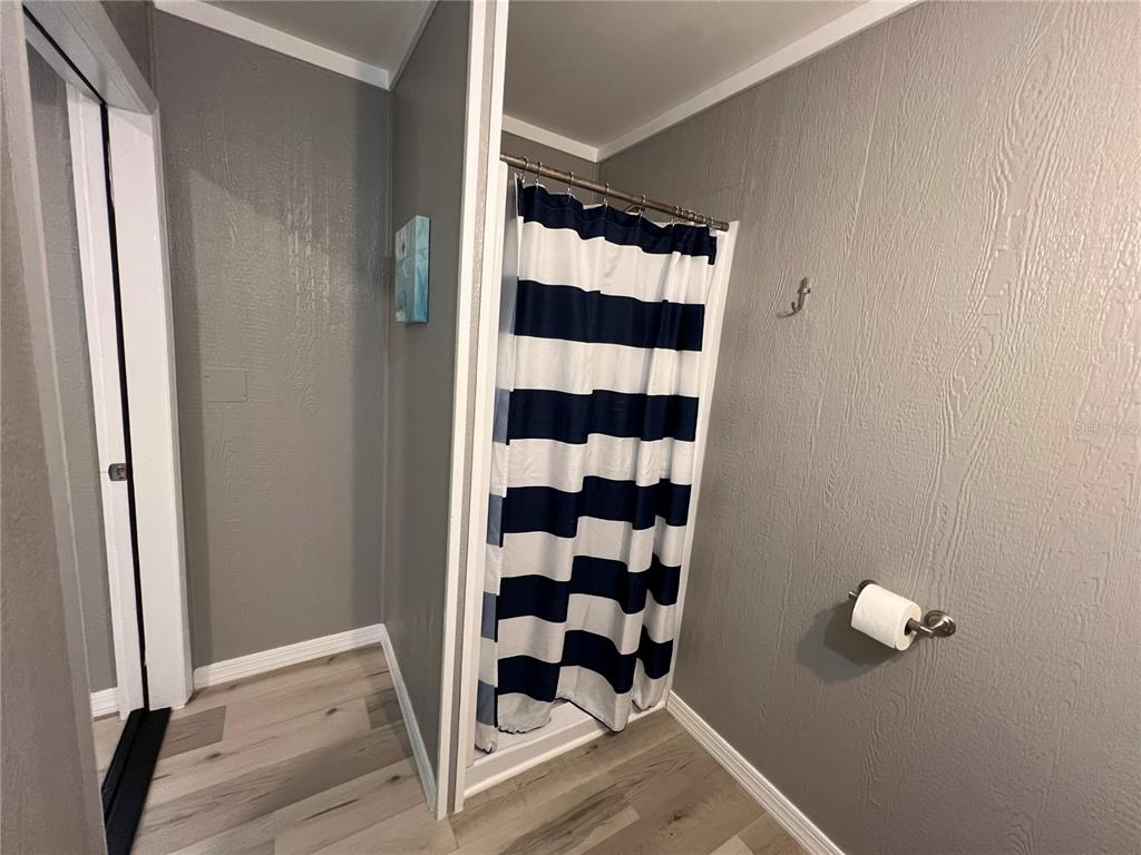 8806 Southwest Start Center Street Arcadia, FL 34269 - Photo 19 of 21 a view of bathroom with shower