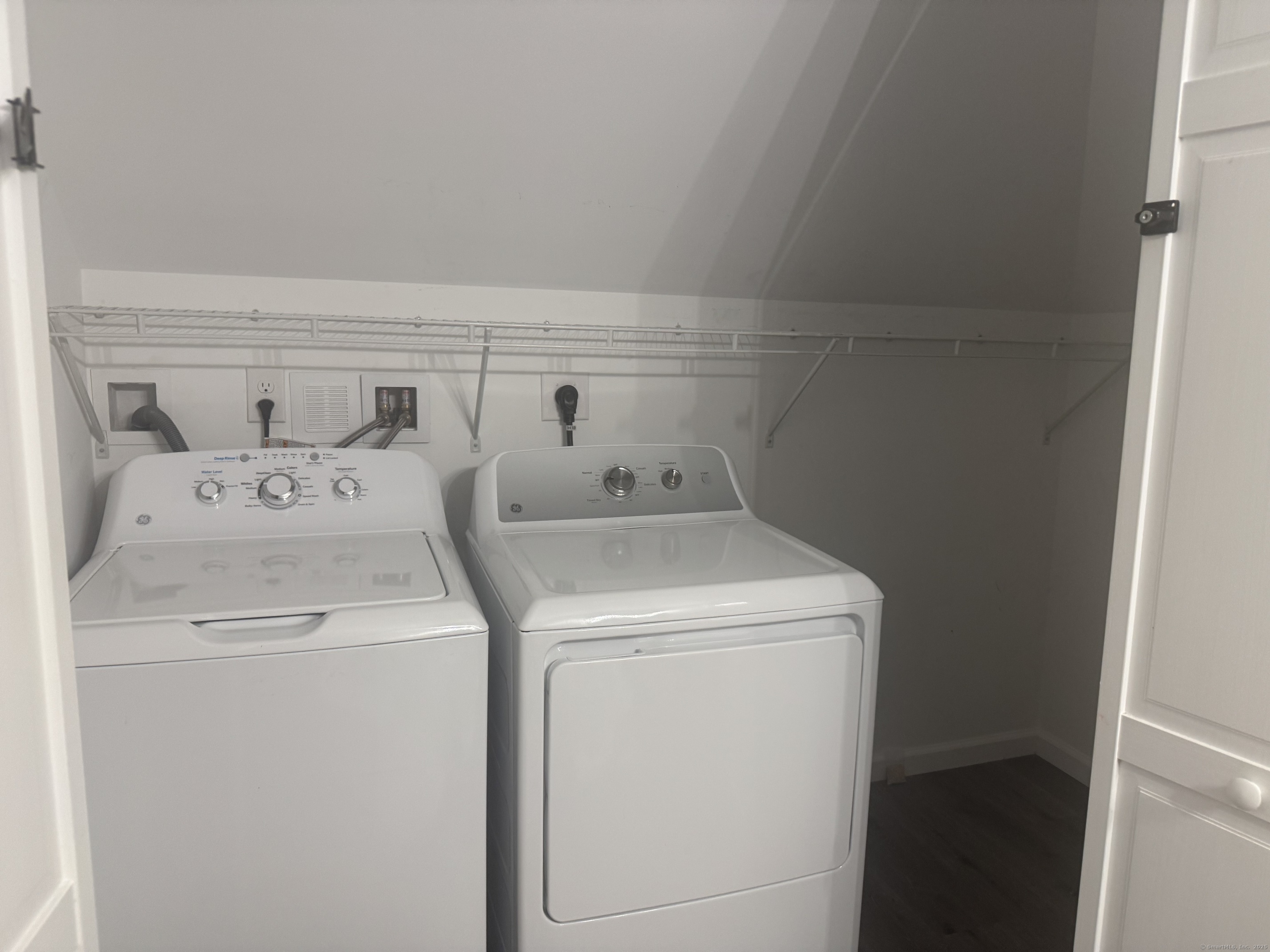 51 Russ Street, Unit 51D Hartford, CT 06106 - Photo 5 of 5 a utility room with dryer and washer