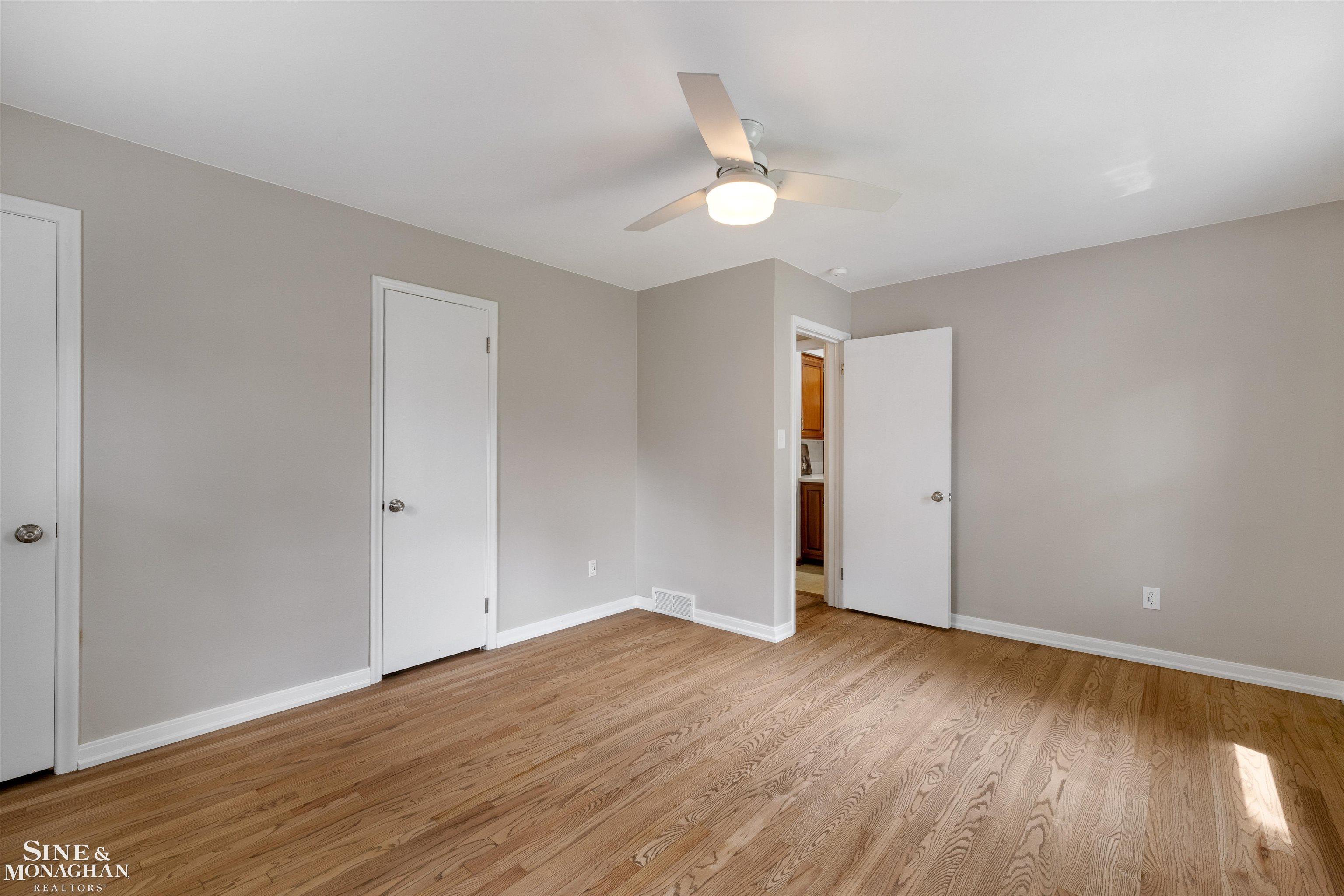 581 Hampton Road Grosse Pointe Woods, MI 48236 - Photo 23 of 60