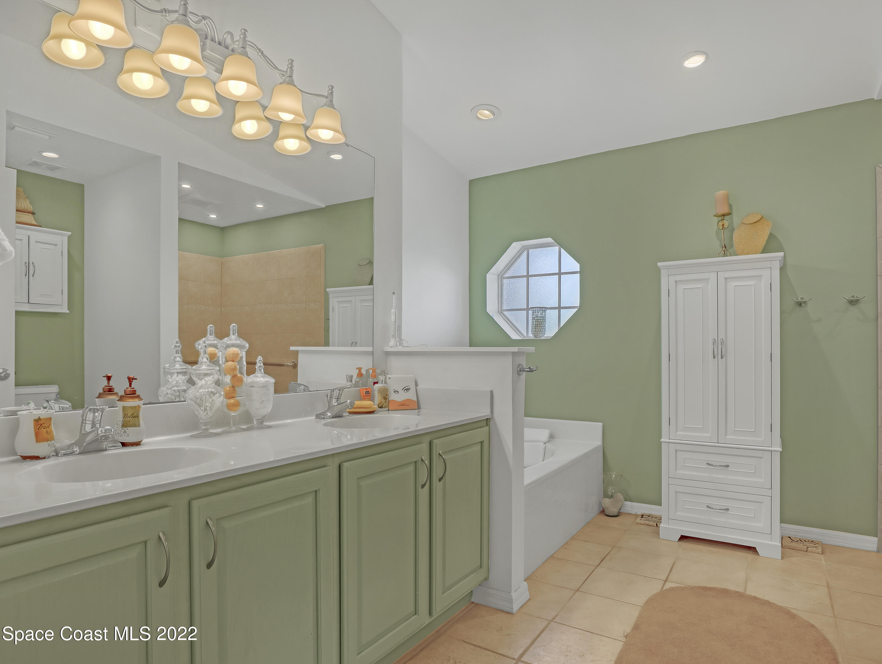 3935 Orion Way Rockledge, FL 32955 - Photo 18 of 30 Luxurious Master Bathroom
