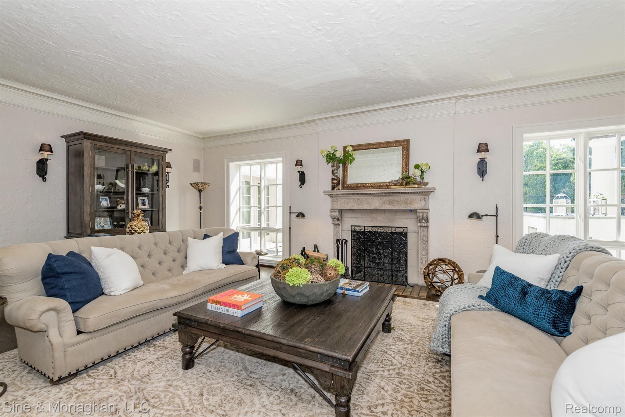 1040 Devonshire Road Grosse Pointe, MI 48230 - Photo 9 of 95 DSC_3514.jpg
