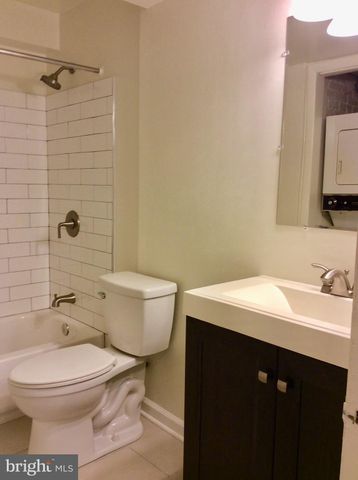 $909,970 | 660 E Street Northeast, Washington, DC 20002