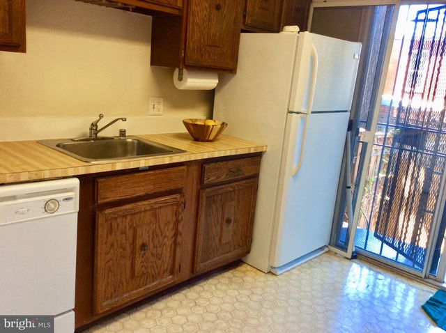 $909,970 | 660 E Street Northeast, Washington, DC 20002