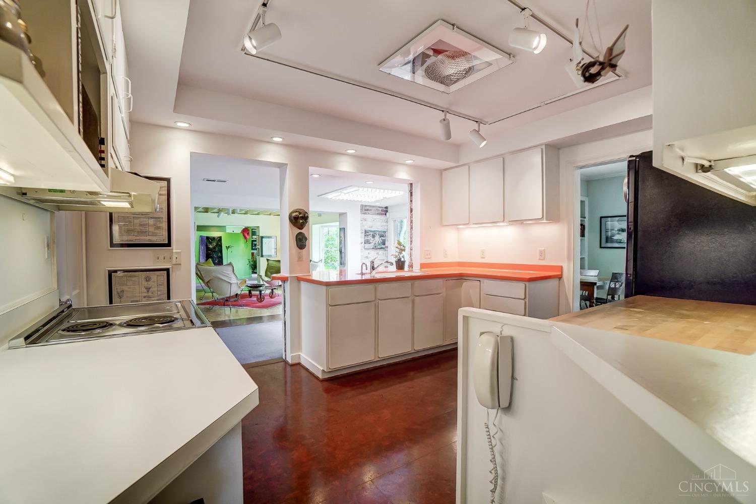 780 Elmwood Road Hamilton, OH 45013 - Photo 7 of 58 Gallery Image 7
