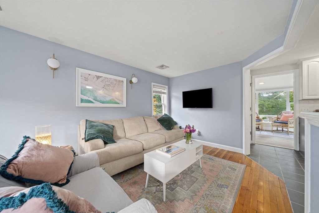 65 Saning Road Weymouth, MA 02191 - Photo 5 of 36 Gallery Image 5