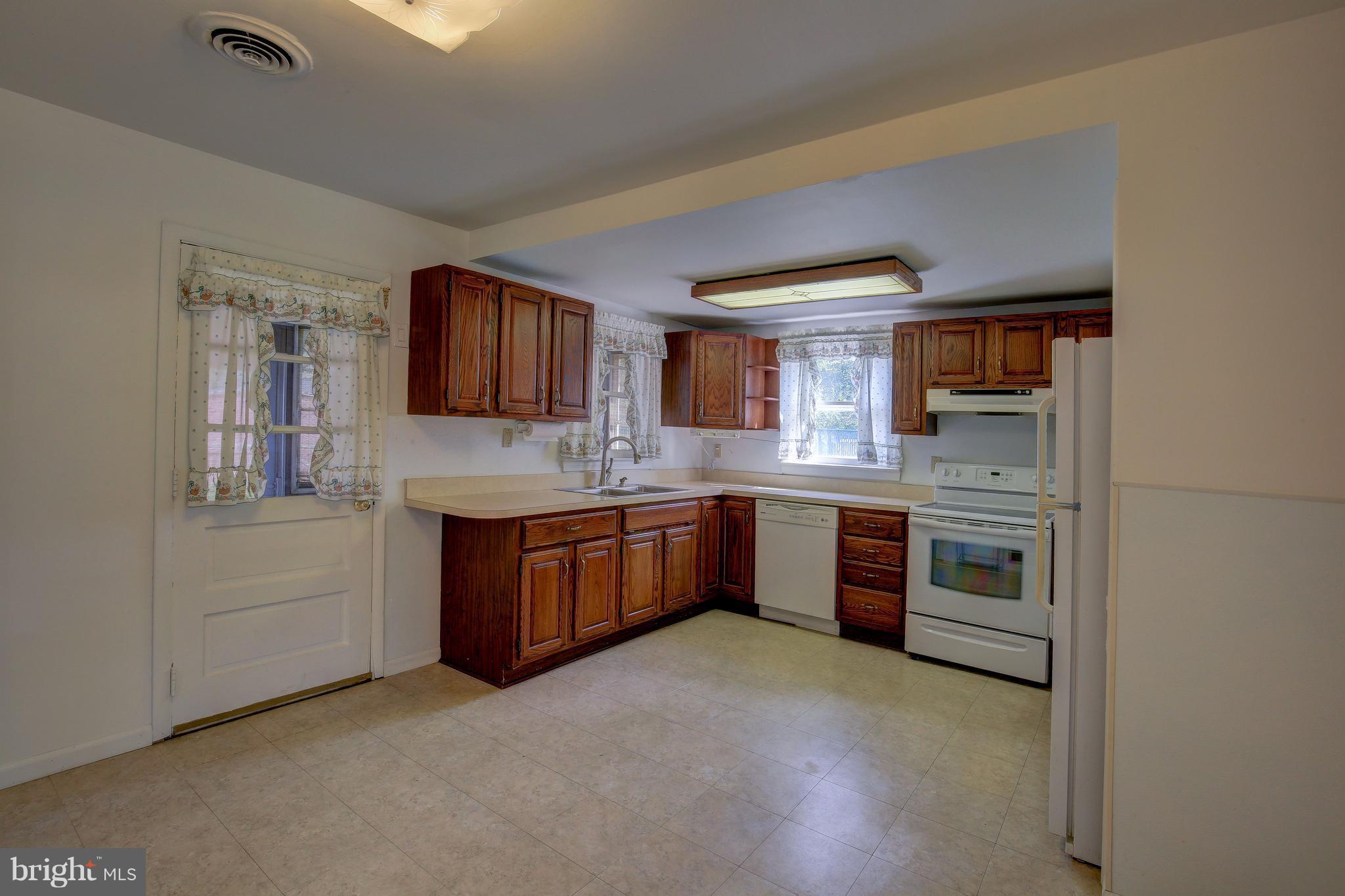 7568 Mill Creek Road Benedict, MD 20612 - Photo 16 of 29 Kitchen