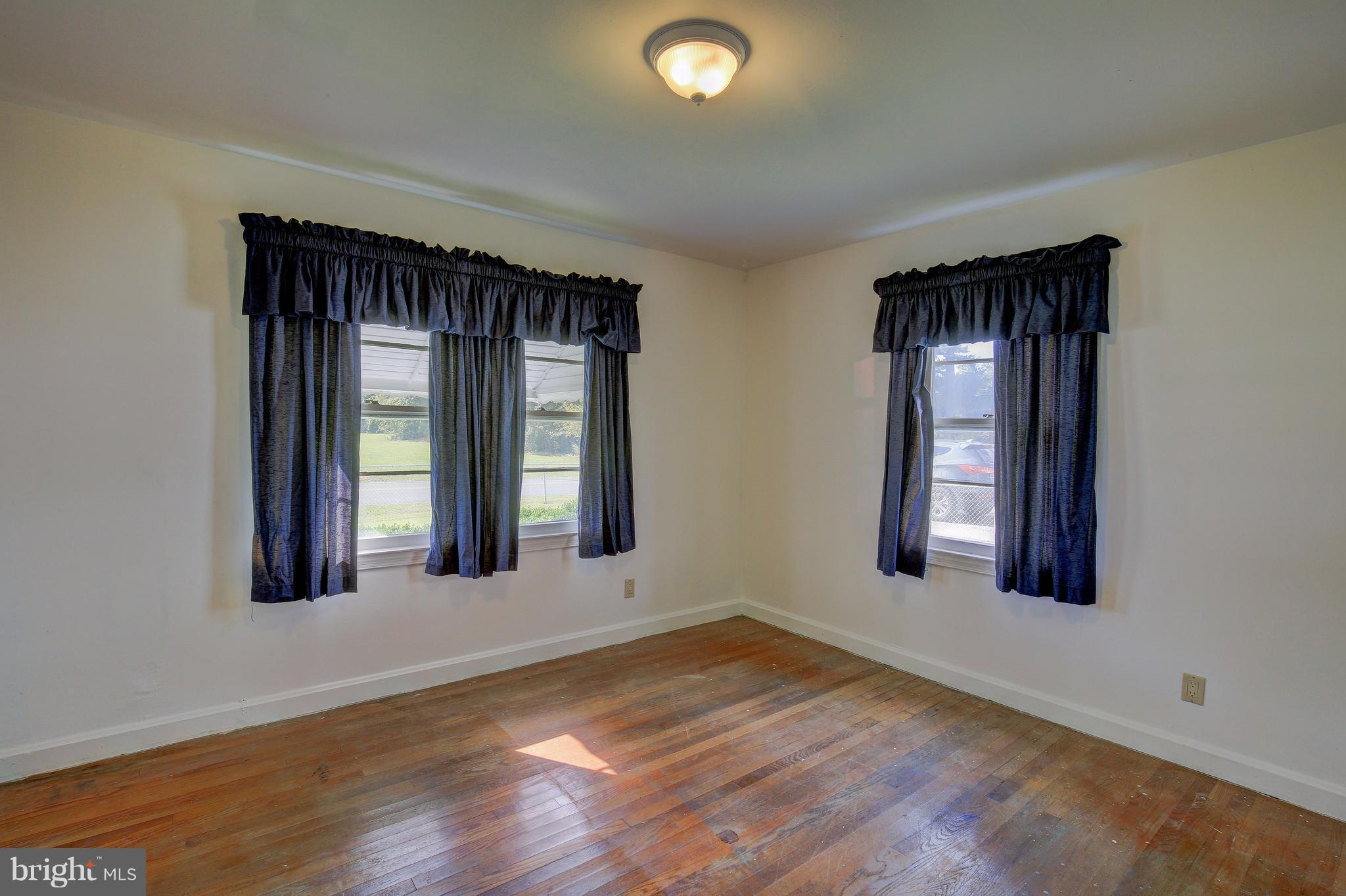 7568 Mill Creek Road Benedict, MD 20612 - Photo 7 of 29 Family Room