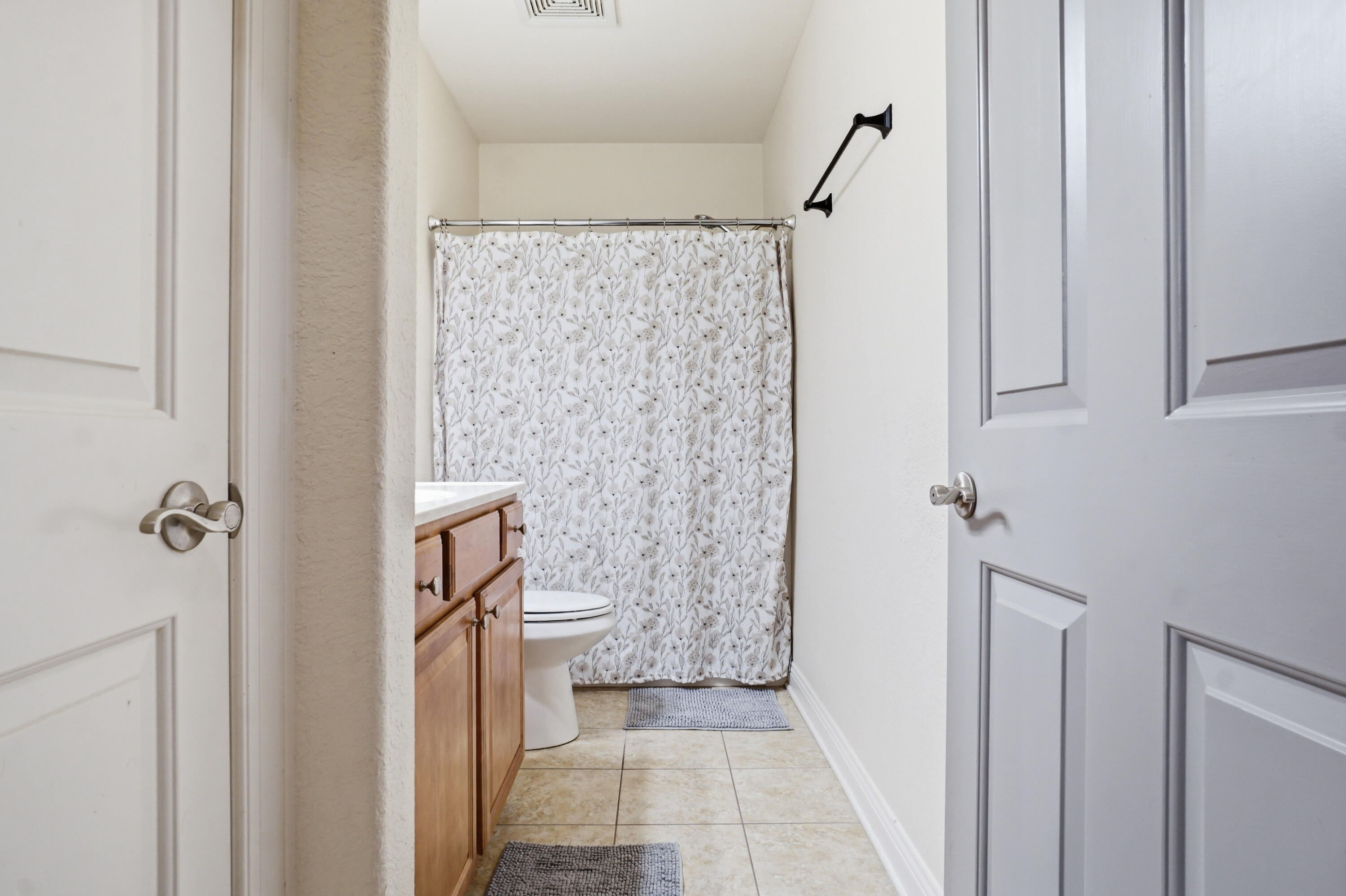 481 Cedar Court Slinger, WI 53086 - Photo 17 of 26 Bathroom