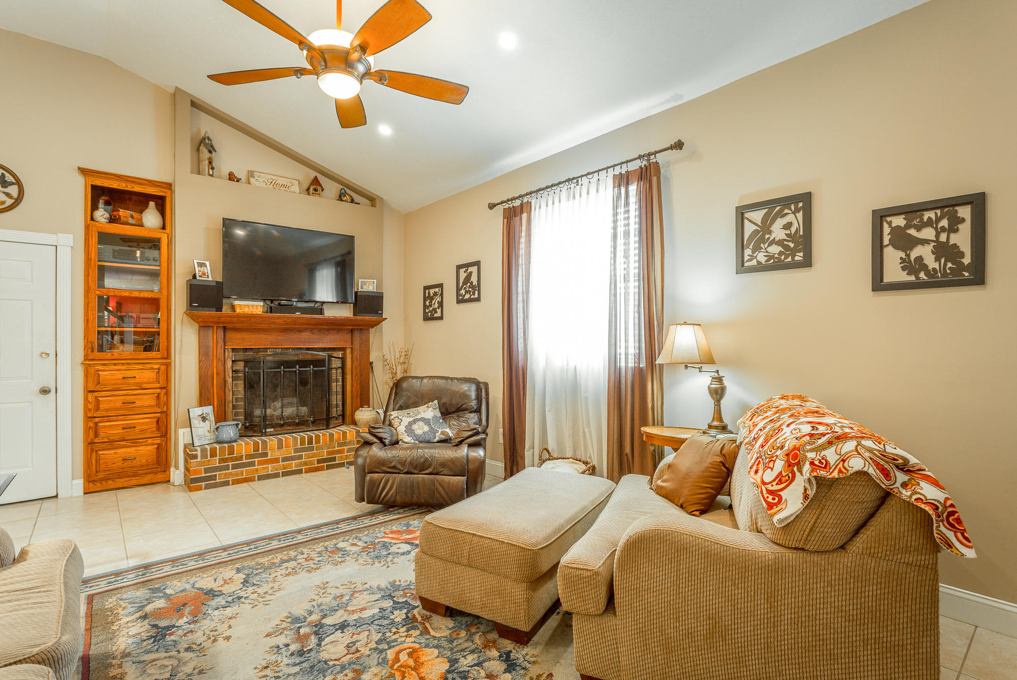 918 Osburn Road Chickamauga, GA 30707 - Photo 15 of 46 Den/ Family Room