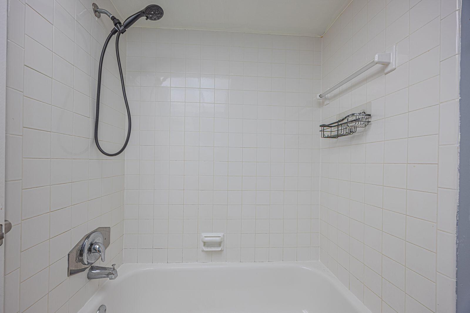 9440 Southwest 8th Street, Unit 417 Boca Raton, FL 33428 - Photo 21 of 26 9940 SW 8th St (Shower)