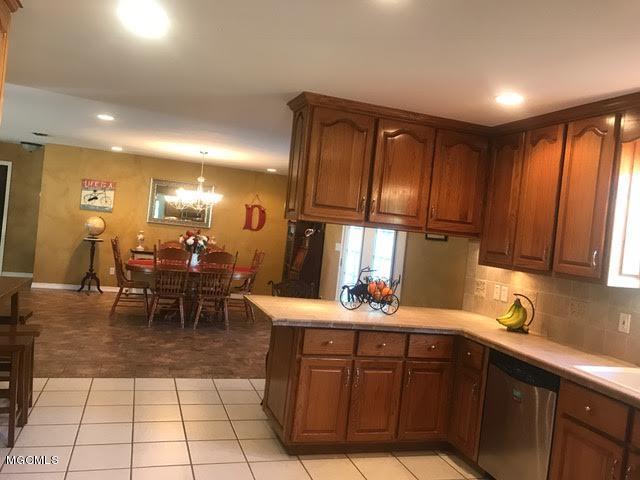 13900 Big Bend Road Moss Point, MS 39562 - Photo 13 of 31 15