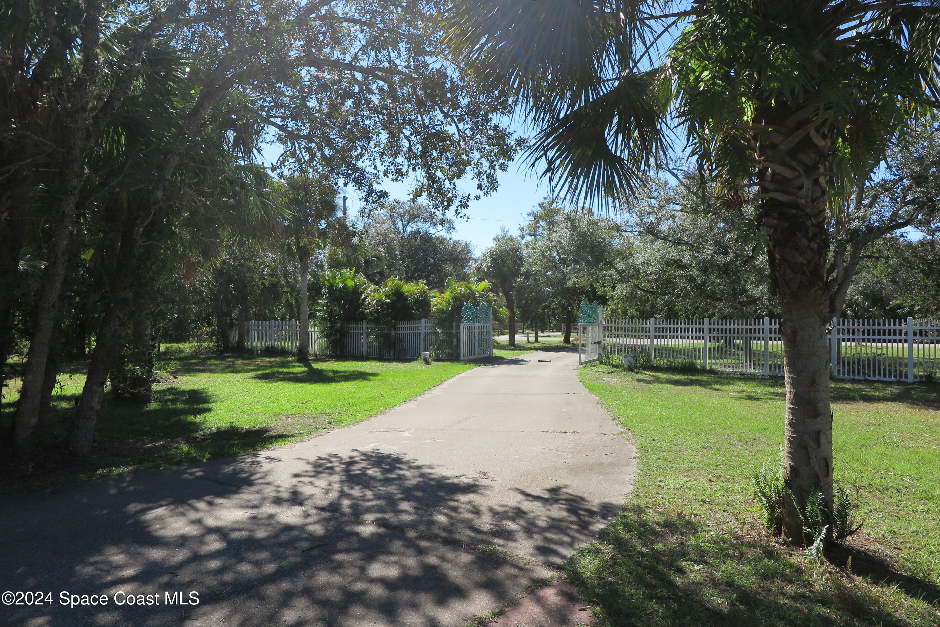 9385 Fleming Grant Road Micco, FL 32976 - Photo 19 of 21 IMG_1468