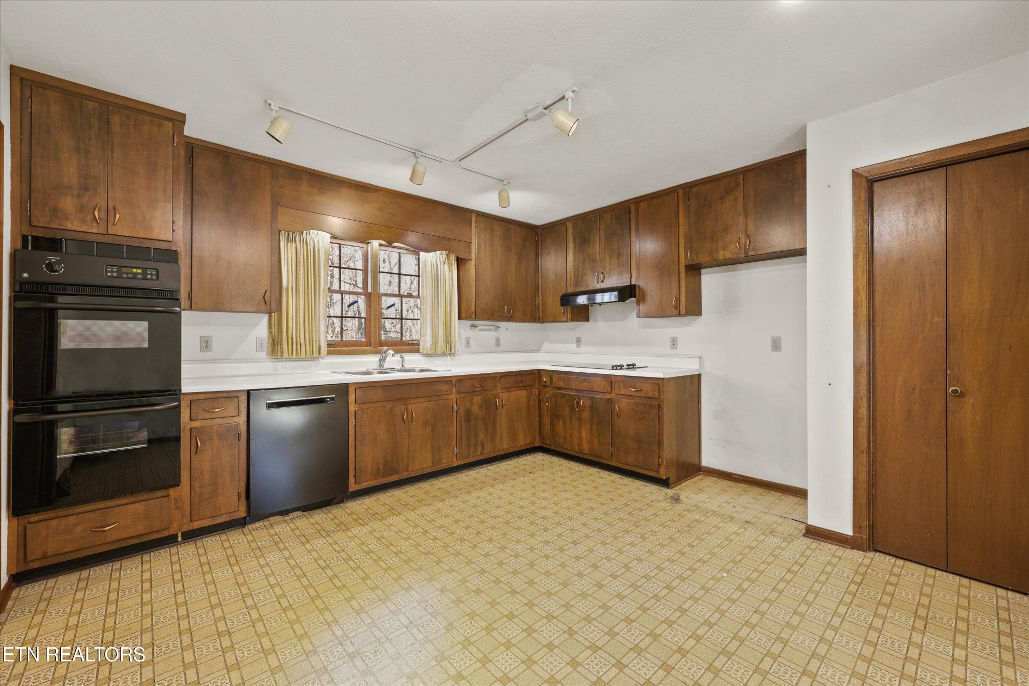 104 Windgate Road Oak Ridge, TN 37830 - Photo 15 of 37 Gallery Image 15