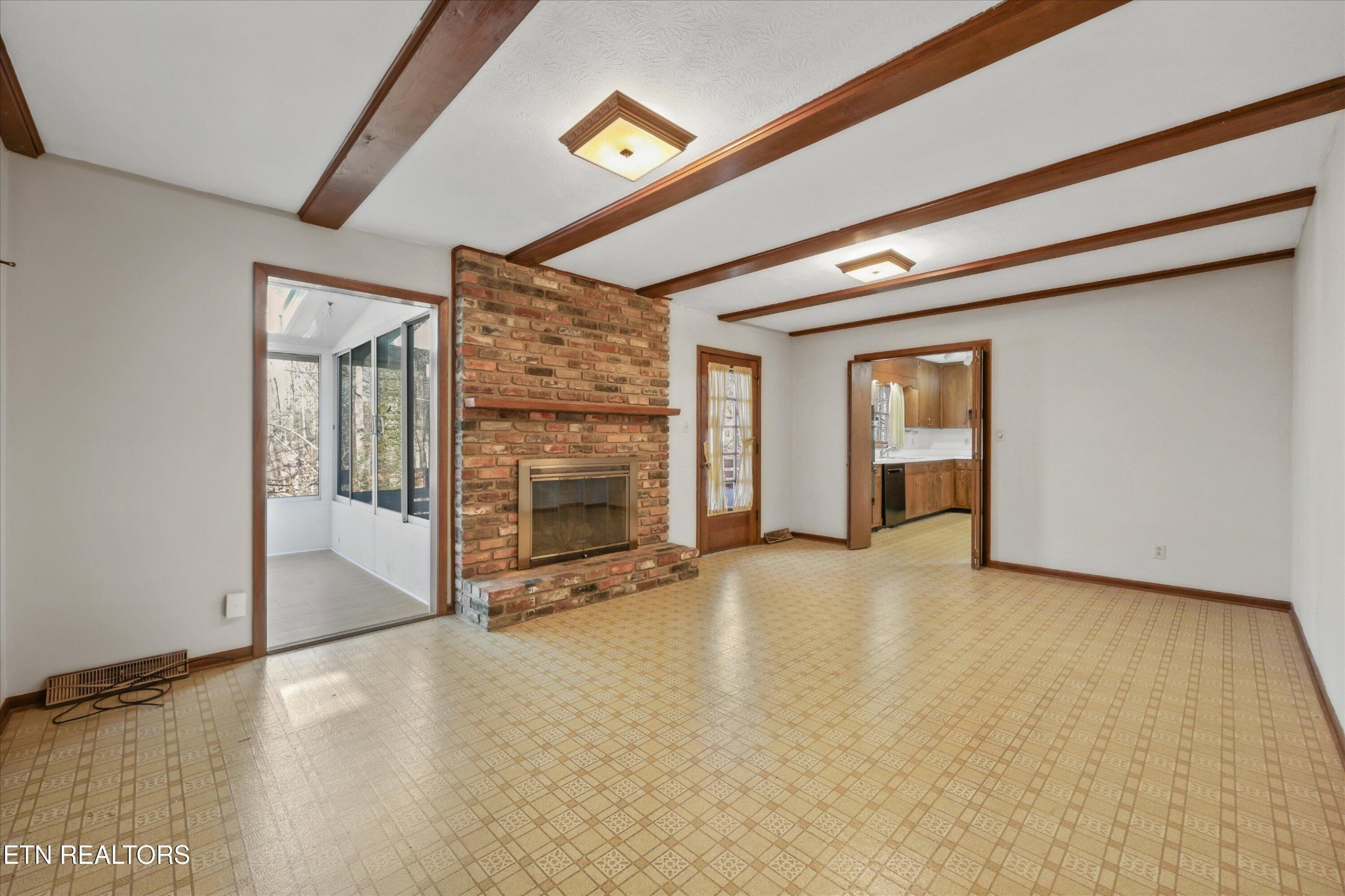 104 Windgate Road Oak Ridge, TN 37830 - Photo 2 of 37 Gallery Image 2