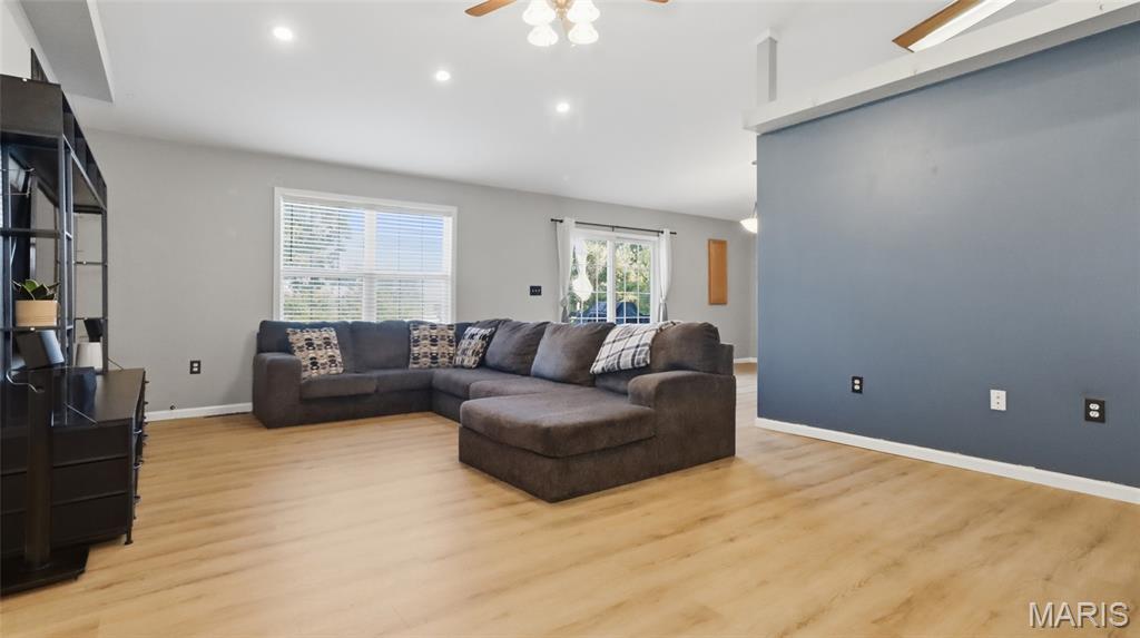 20967 Lacombe Road Waynesville, MO 65583 - Photo 5 of 41 Gallery Image 5