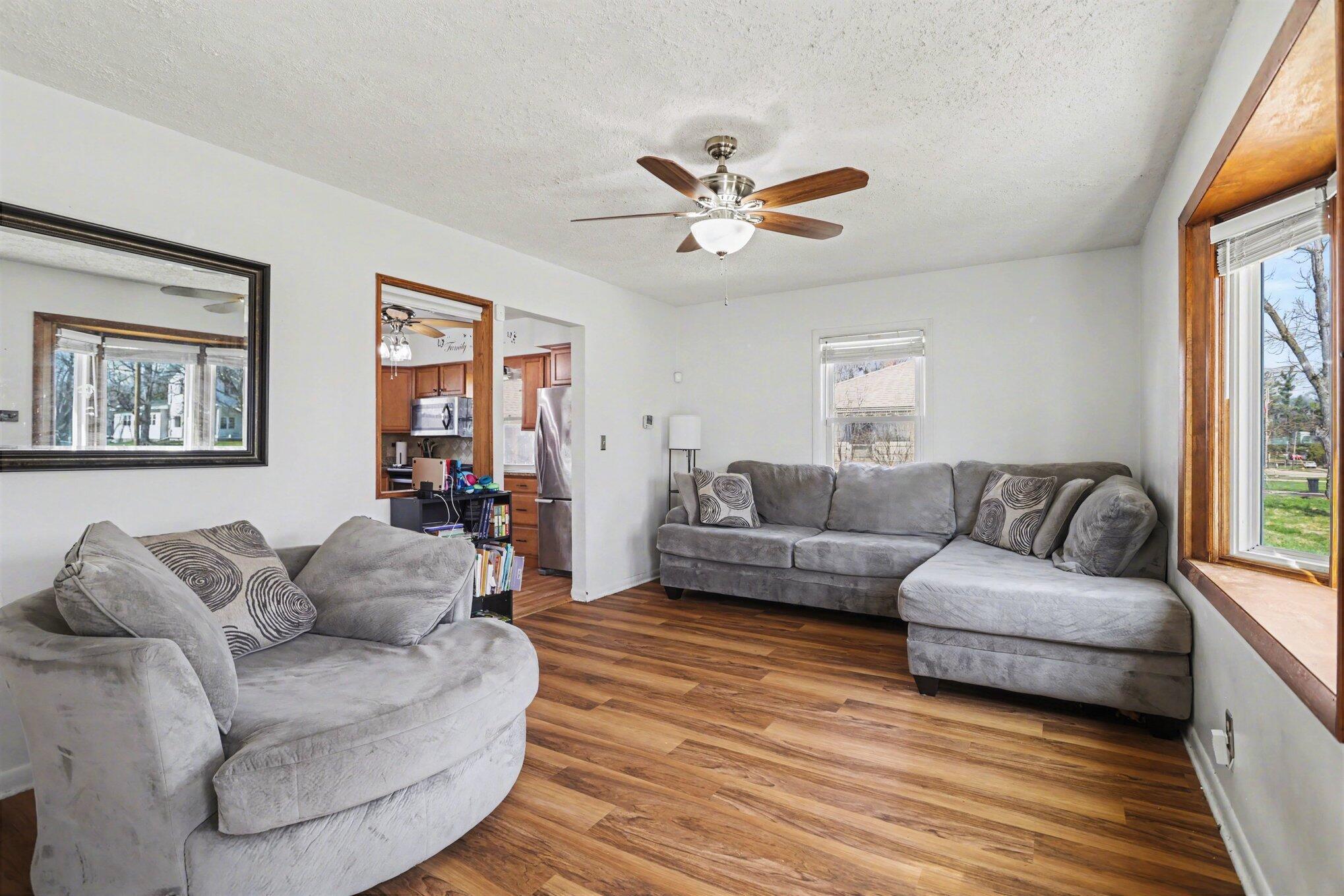 742 Riverside Drive Battle Creek, MI 49015 - Photo 2 of 12 003_file_9654