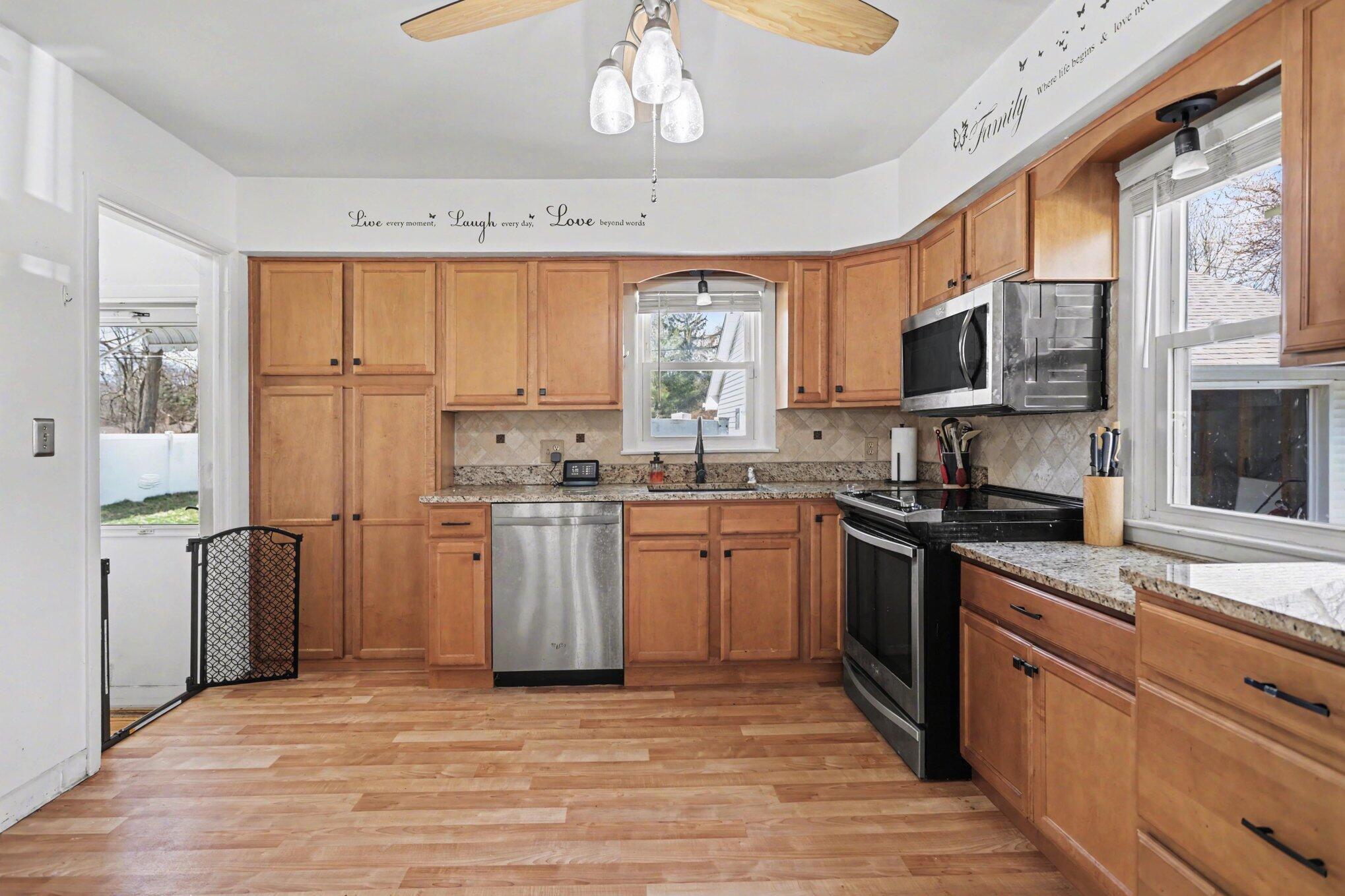 742 Riverside Drive Battle Creek, MI 49015 - Photo 9 of 12 007_file_5933