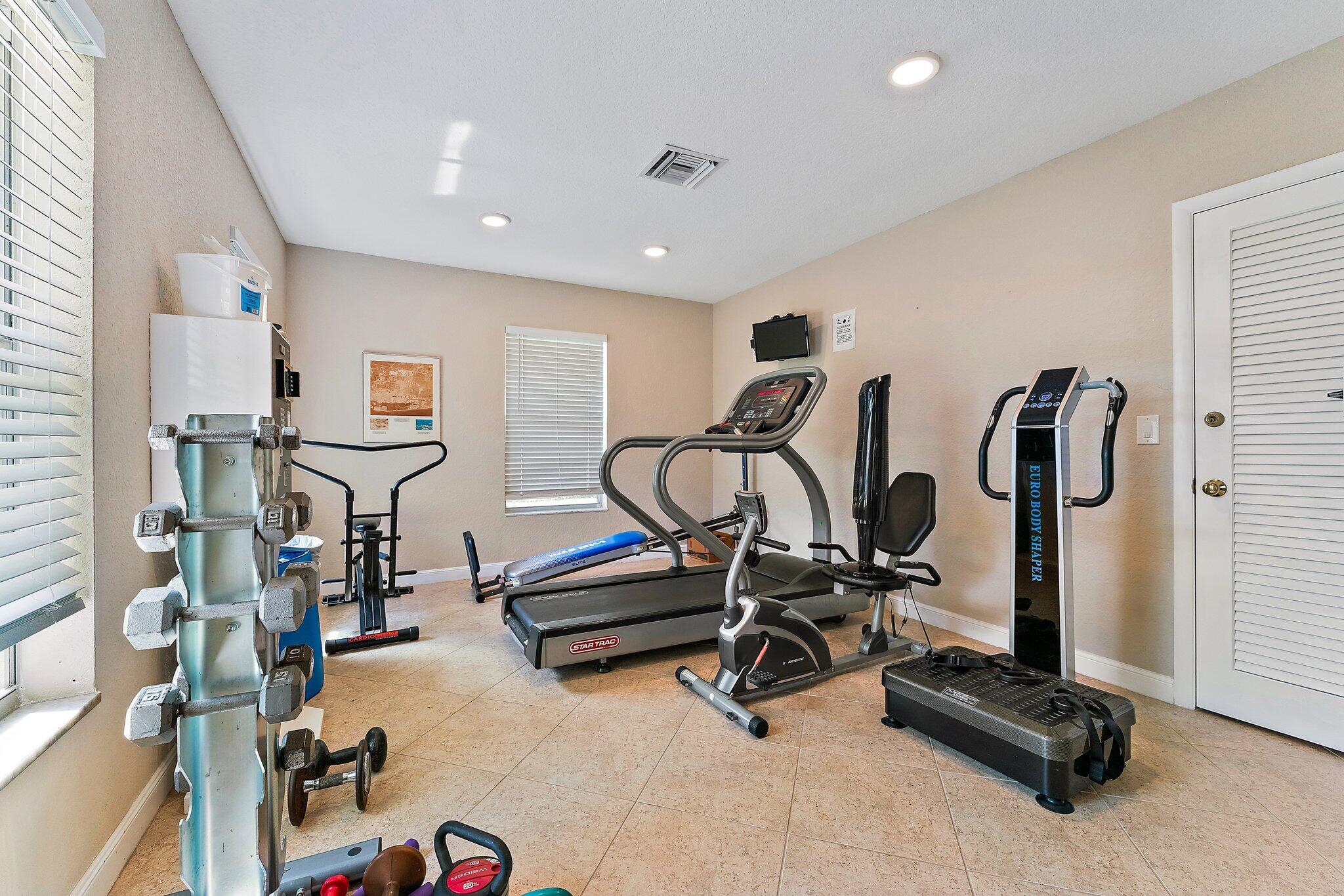 300 Golfview Road, Unit 502 North Palm Beach, FL 33408 - Photo 29 of 35 Fitness Room_