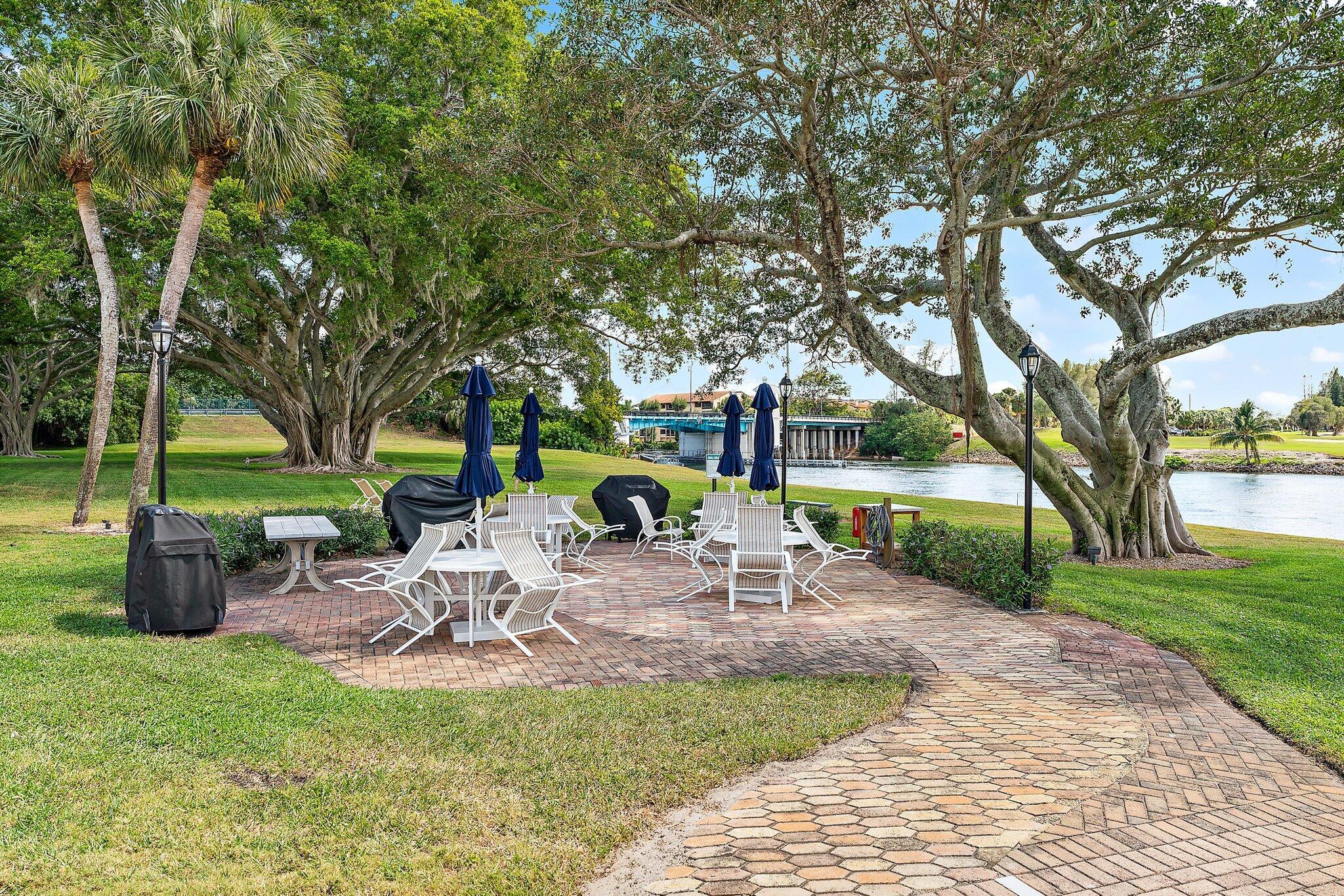 300 Golfview Road, Unit 502 North Palm Beach, FL 33408 - Photo 30 of 35 Community Picnic Area_300GolfviewRd502