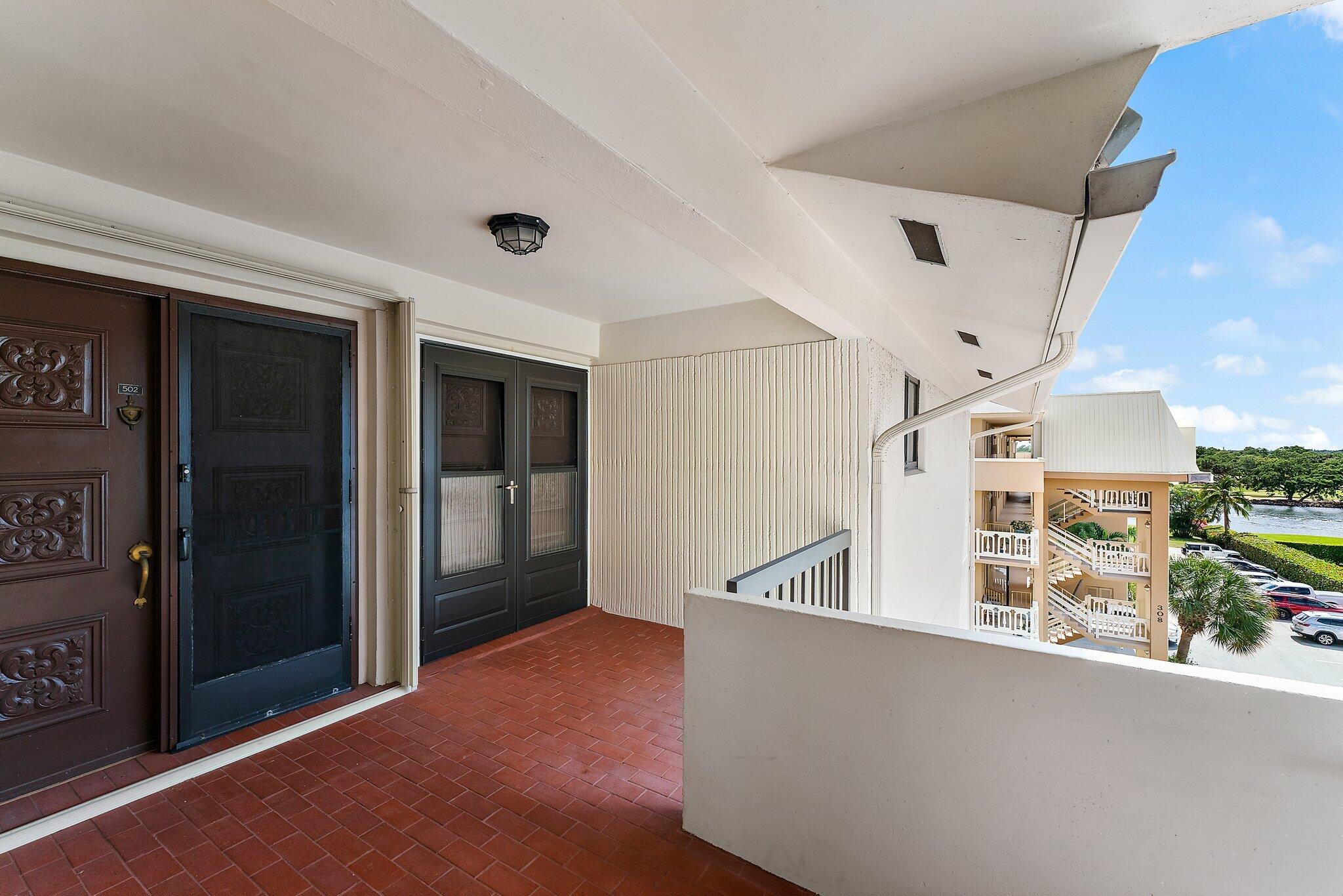 300 Golfview Road, Unit 502 North Palm Beach, FL 33408 - Photo 3 of 35 Unit 502 Front Ebtrance