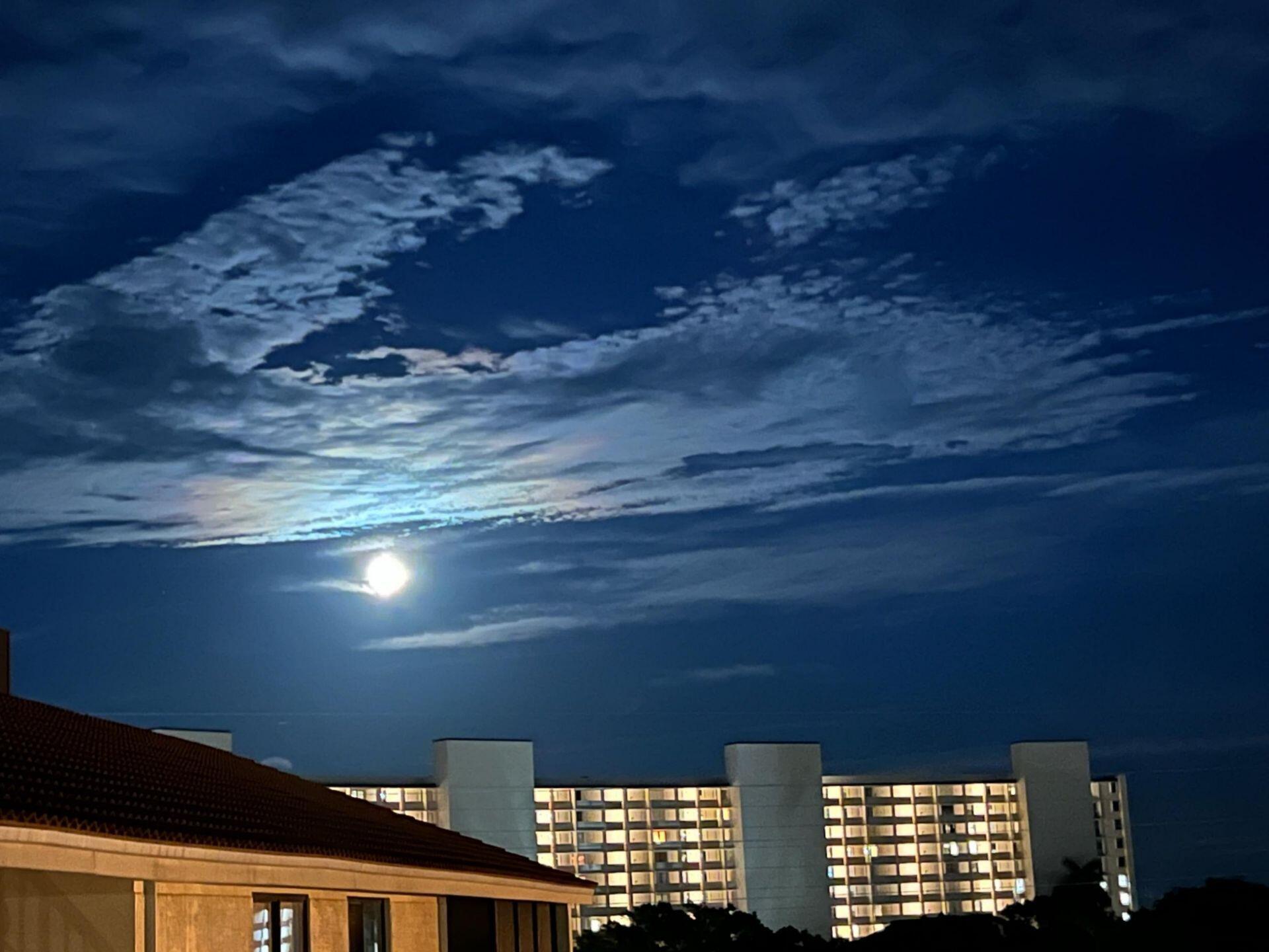 300 Golfview Road, Unit 502 North Palm Beach, FL 33408 - Photo 35 of 35 300 golfview 502 night shot