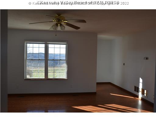 320 Brandi Lane Ripley, WV 25271 - Photo 6 of 11 Living Room.