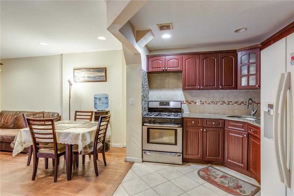 174 Patchen Avenue Brooklyn, NY 11221 - Photo 6 of 26