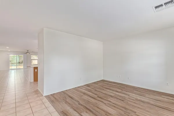 $3,300 | 22617 North 19th Way, Phoenix, AZ 85024