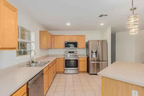 $3,300 | 22617 North 19th Way, Phoenix, AZ 85024