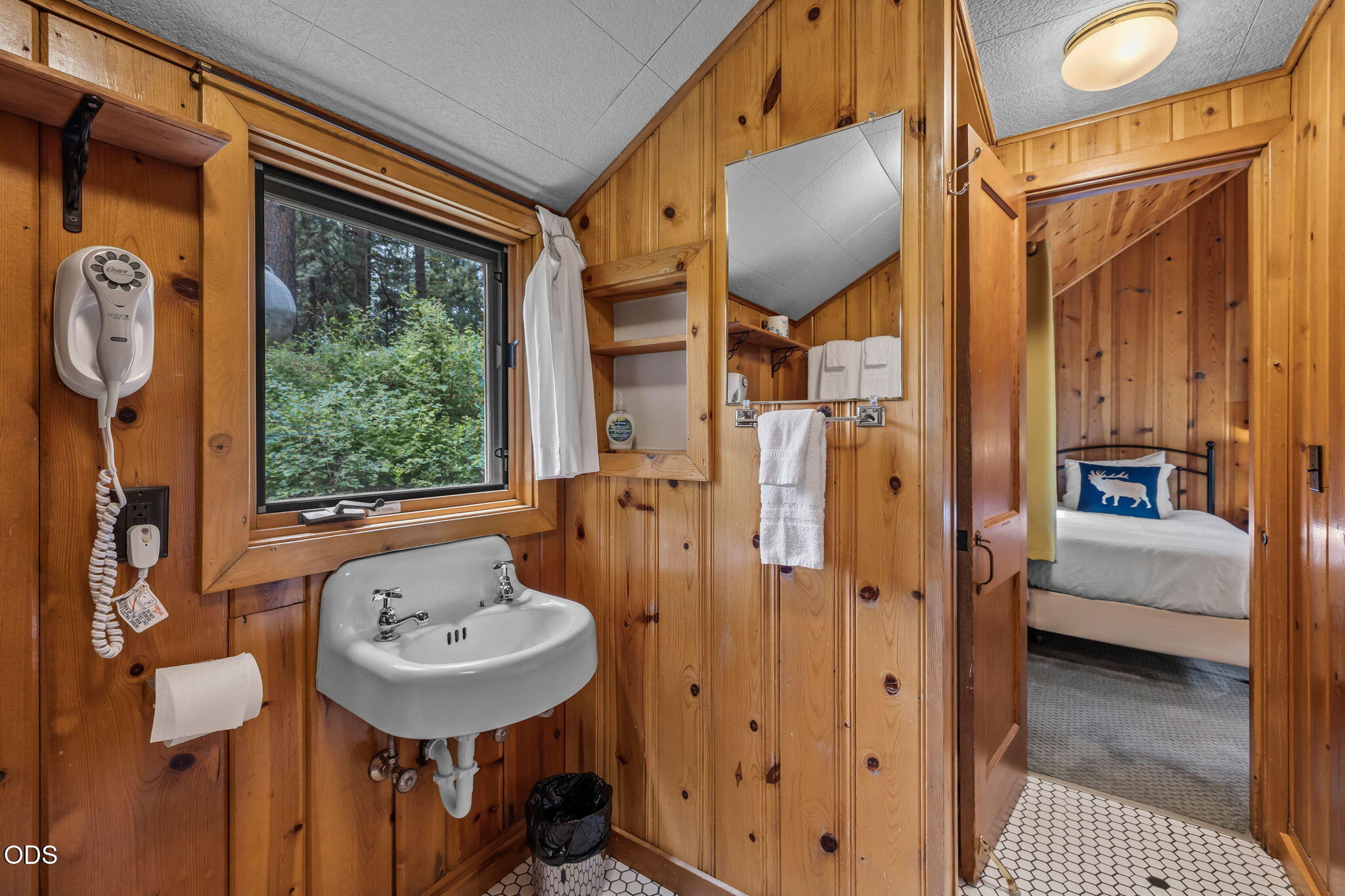 13375 Southwest Forest Service Road, Unit 3 U1 Camp Sherman, OR 97730 - Photo 25 of 29 a bathroom with a sink toilet and shower