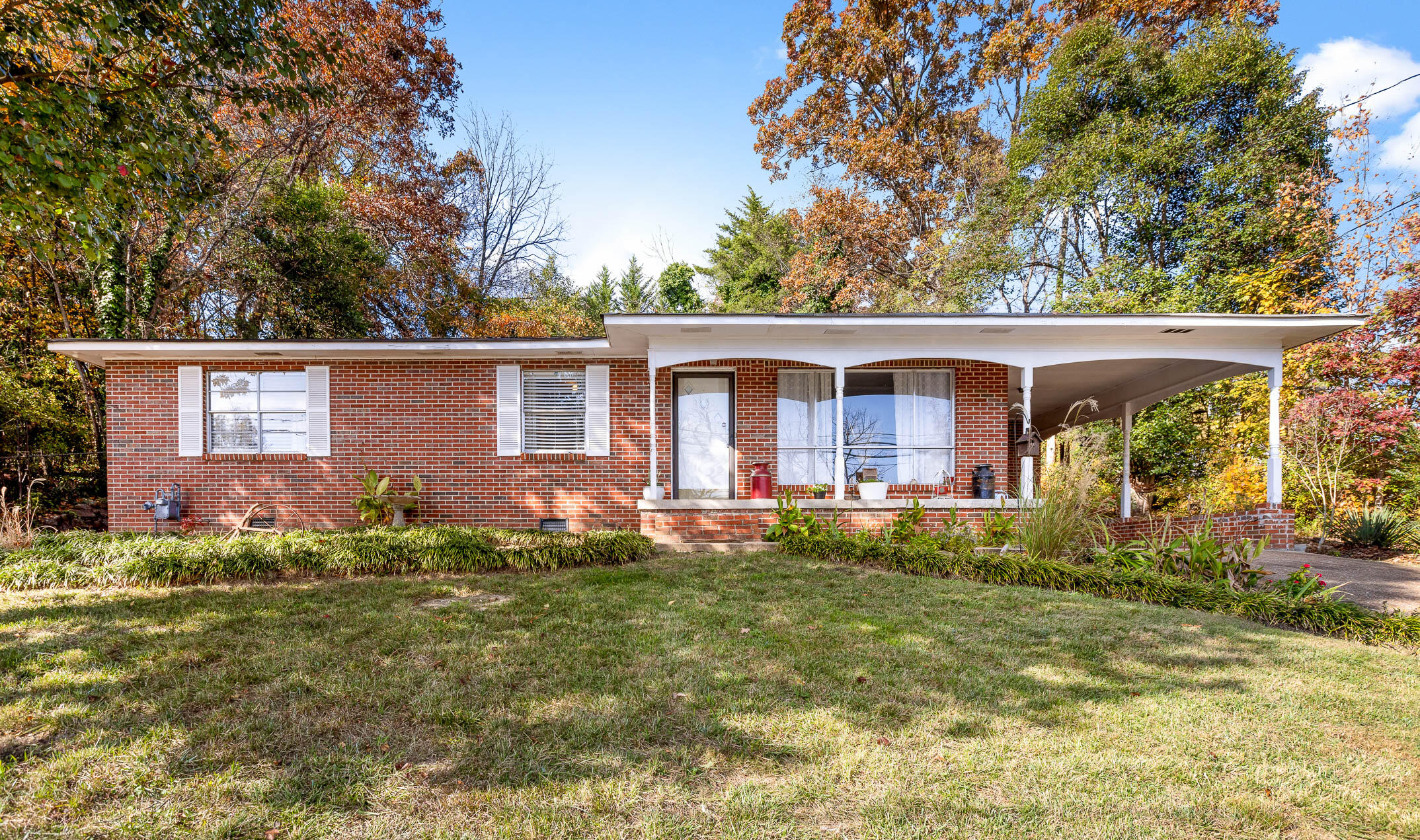 1701 John Ross Road Chattanooga, TN 37412 - Photo 1 of 26 JohnRoss-23
