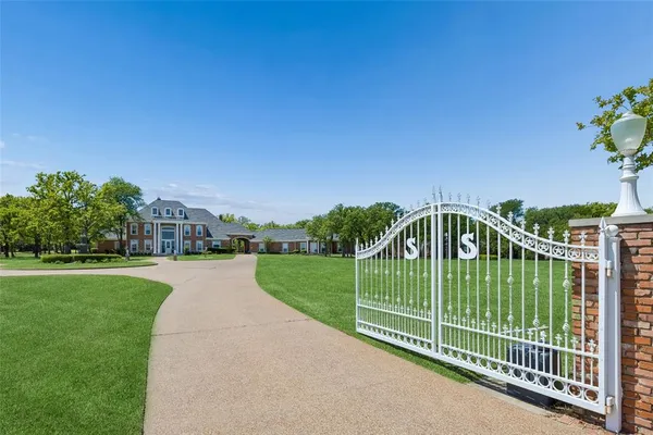 $3,495,000 | 385 Meadowview Drive, Argyle, TX 76226